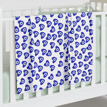 Load image into Gallery viewer, Baby Swaddle Blanket: Mati Heart
