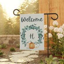 Cargar imagen en el visor de la galería, Garden Flag: Monogram Wreath Pumpkin-H
